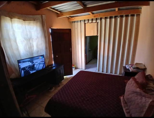 2 BEDROOM HOUSE FOR SALE IN SEBOKENG ZONE 11
